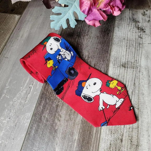 SNOOPY GOLFER Peanuts Cartoon Golf Men’s Burgundy Red Neck Tie 100% Silk - Picture 3 of 7